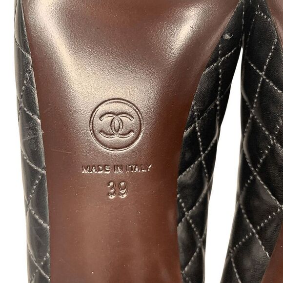 Chanel Black Quilted Leather Pumps Perforated CC Logo Size 39 EU High Heels - Picture 11 of 12